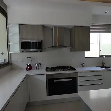Avec Piscine Chauffee, 3 Et 4 Salles De Bains Villa *