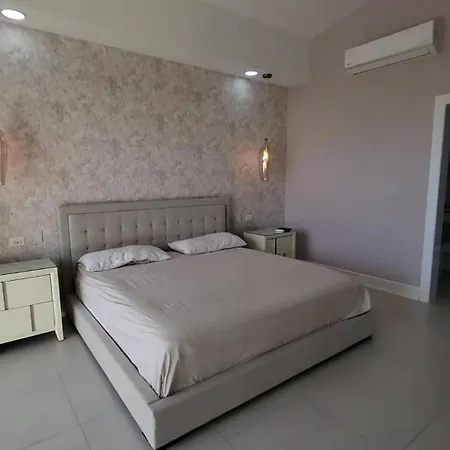 Avec Piscine Chauffee, 3 Et 4 Salles De Bains Villa *