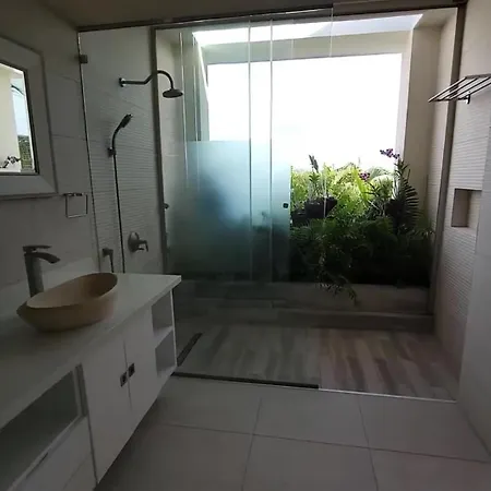 Villa Avec Piscine Chauffee, 3 Et 4 Salles De Bains *