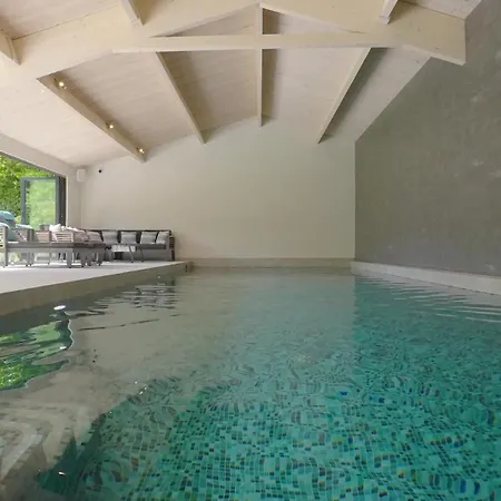 Avec Piscine Chauffee, 3 Et 4 Salles De Bains Villa Cannes